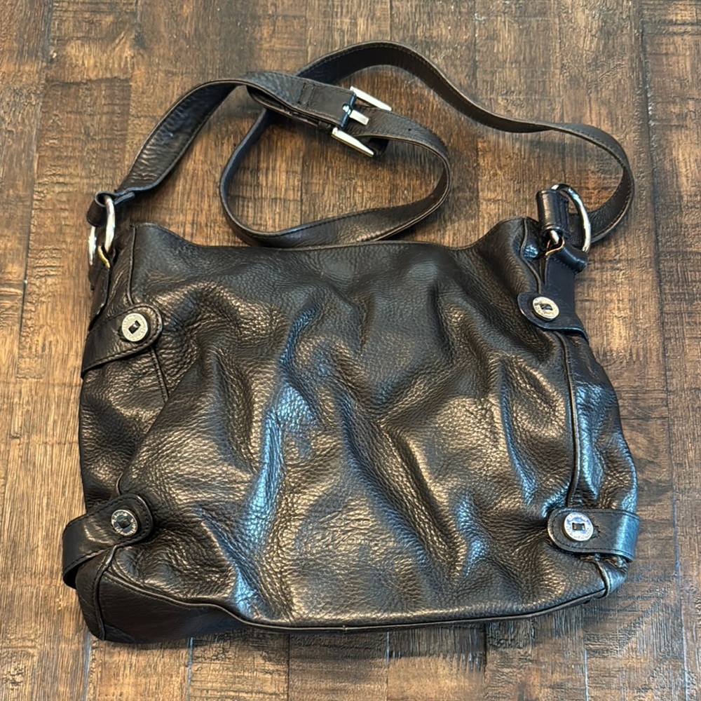 Elegant Black Leather Shoulder Bag